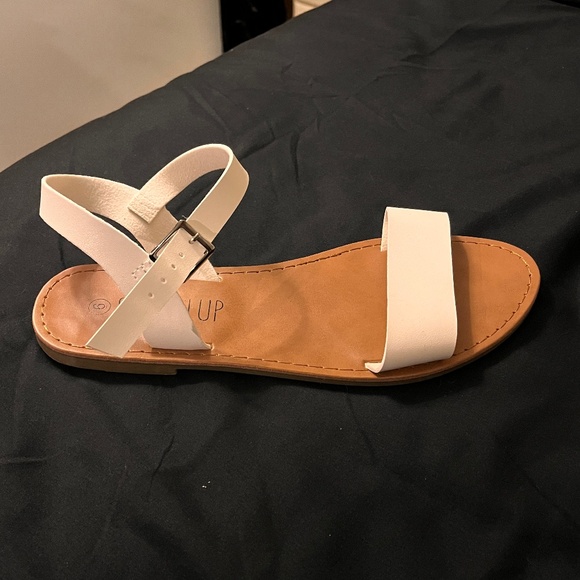 SANDALUP White Sandals Size 6 Good Condition - Picture 2 of 3